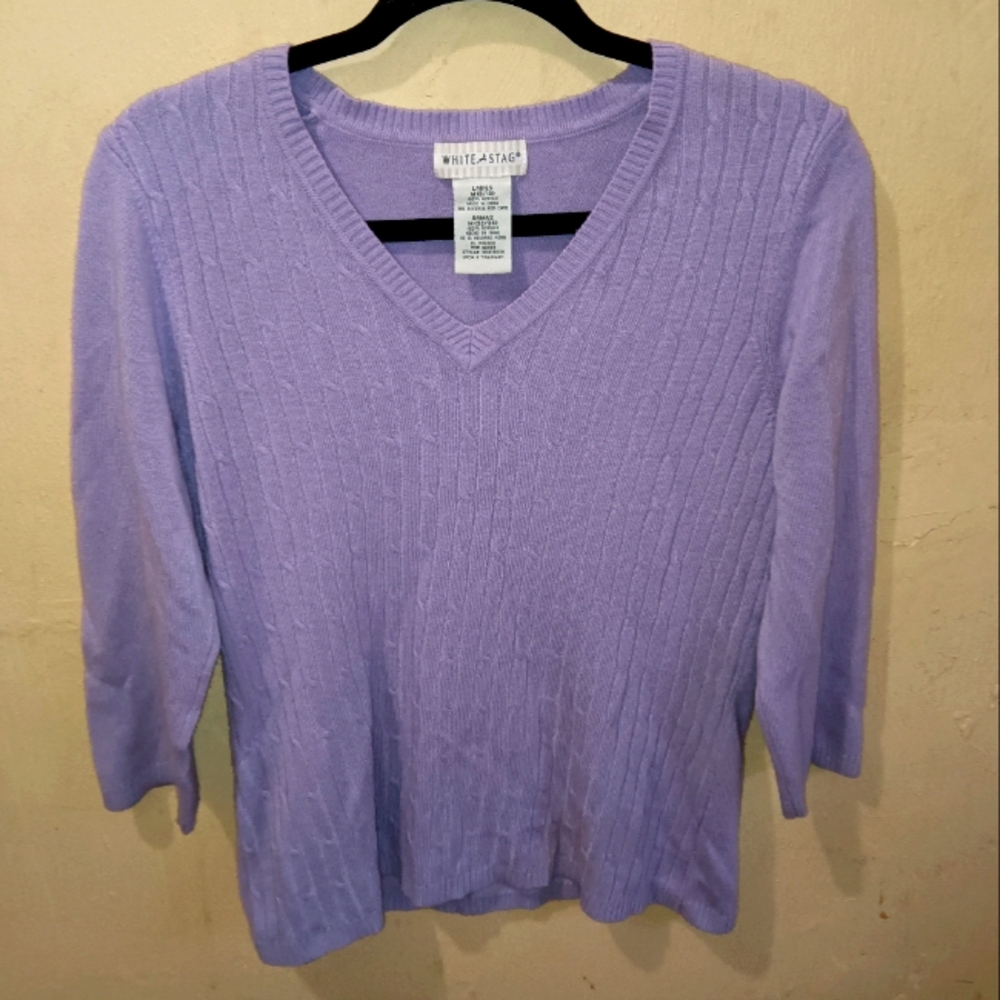 Im selling a medium soft lilac long sleeve shirt that has been worn lightly 💜